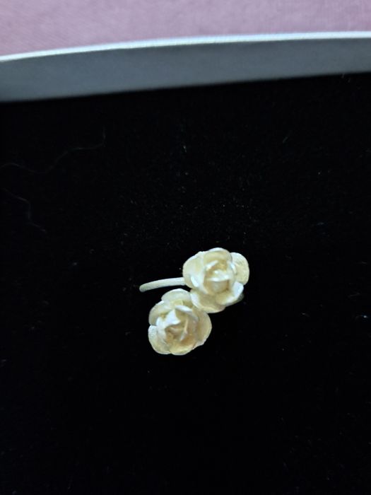 Anel em prata com duas flores