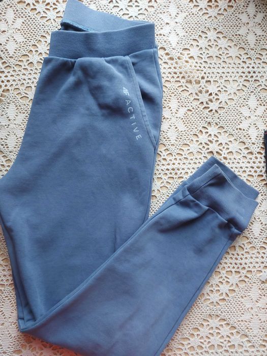 Spodnie dresowe joggery 164cm błekitno-szare