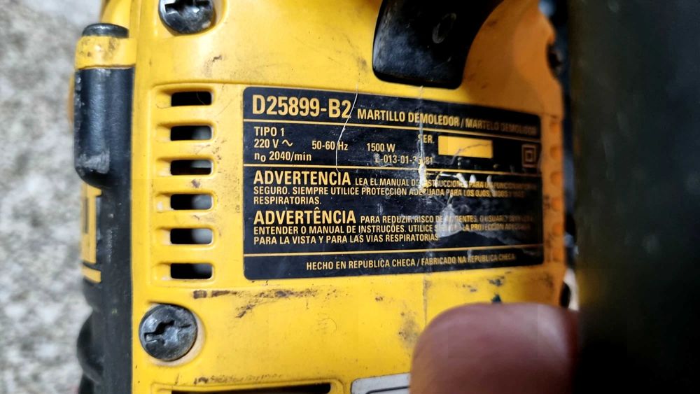 Martelo demolidor Dewalt D25899