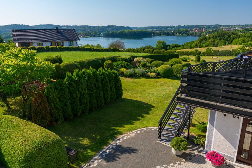 Dom  lub pokoje z łazienkami w Chmielnie