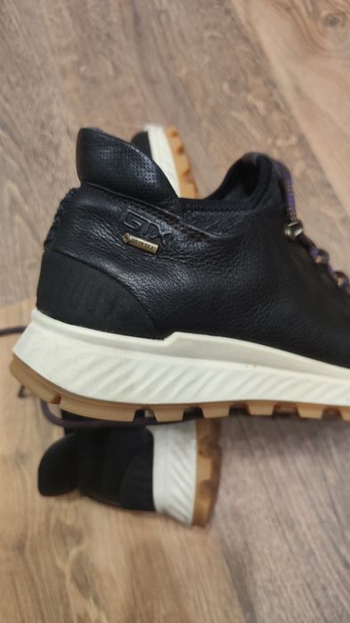 Женские кроссовки ecco