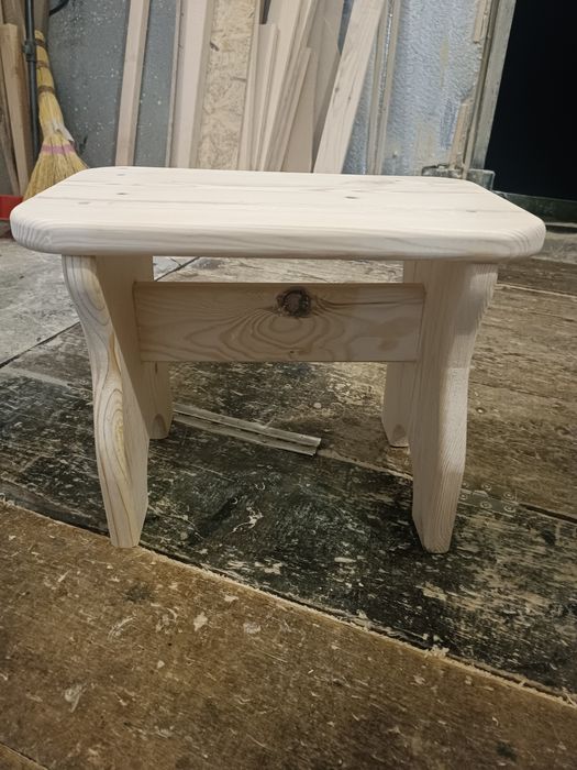 Ослінчик дерев'яний