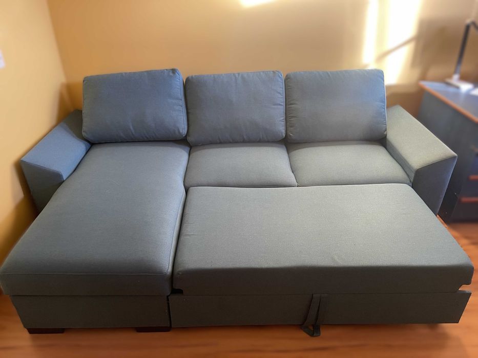 Kanapa narożna ze schowkami i funkcją spania