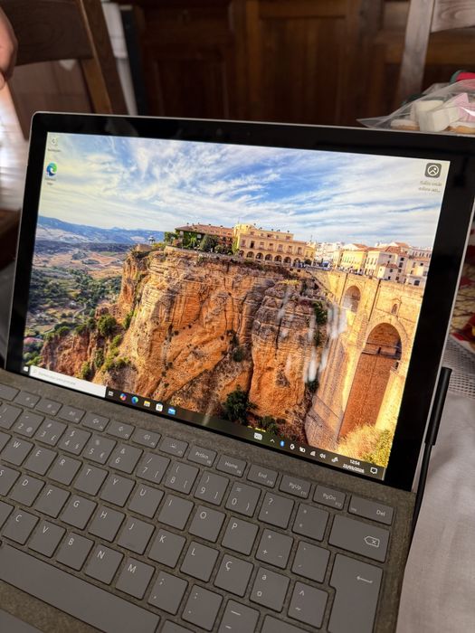 Surface pro 7 8gb RAM 256 GB