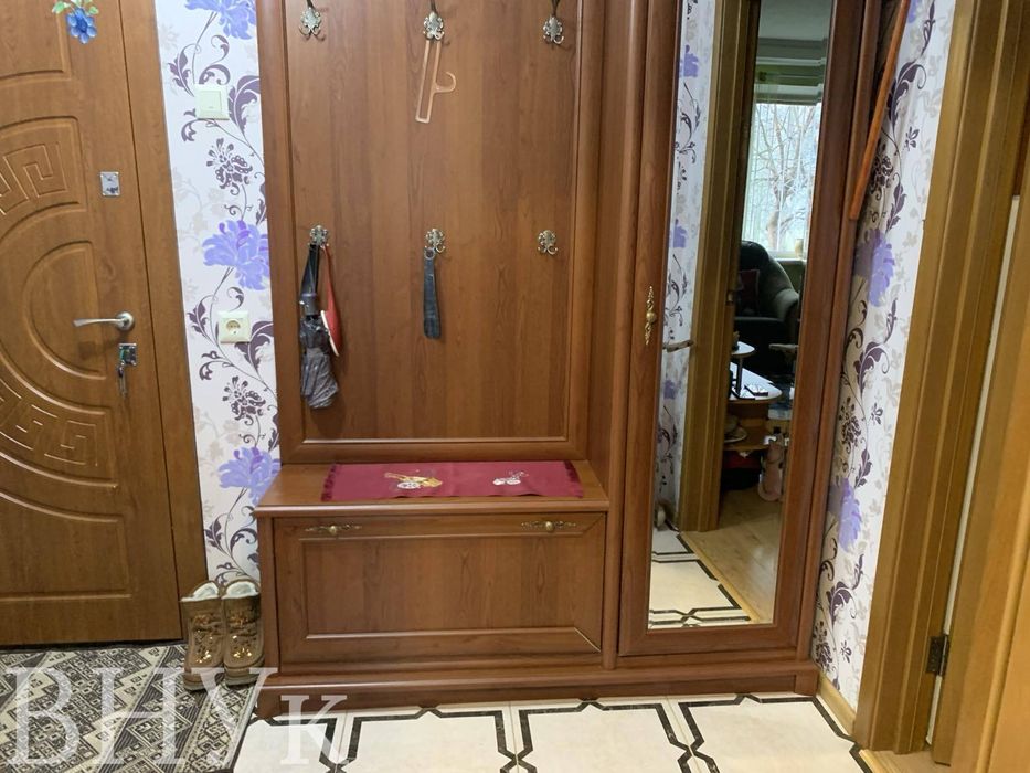 Продам 2-кімнатну квартиру з ремонтом та меблями