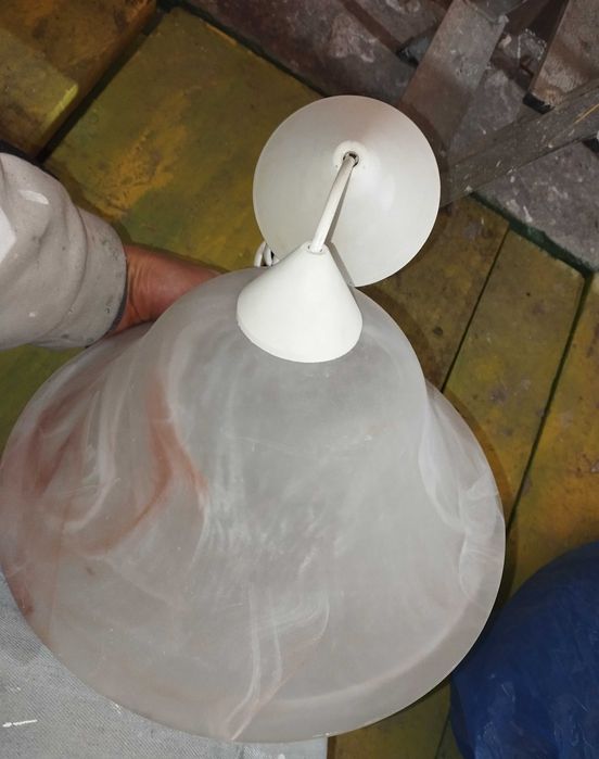 Żyrandol E27 wraz z żarówką - Sprawny. Plafon Lampa