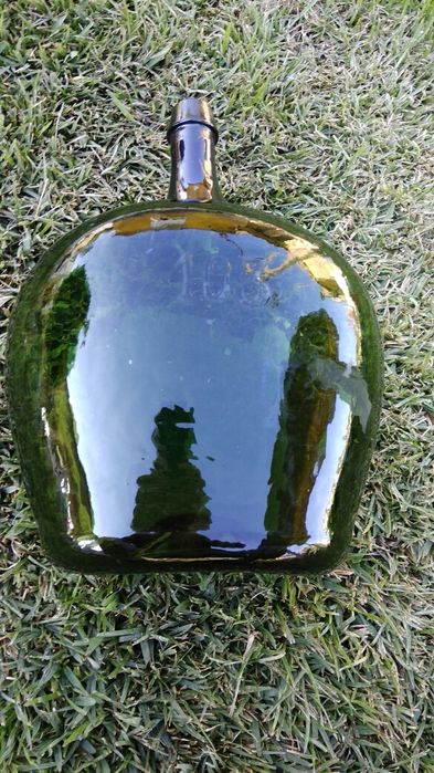 Green demijohn.425428808138106881