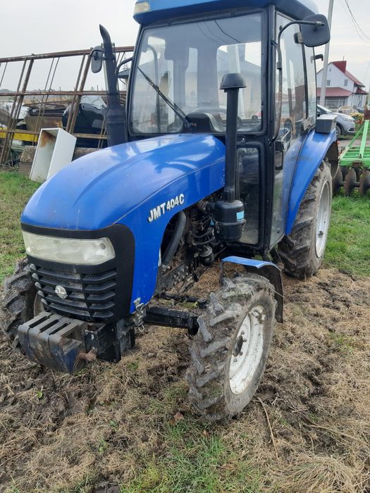 Продам хороший трактор.