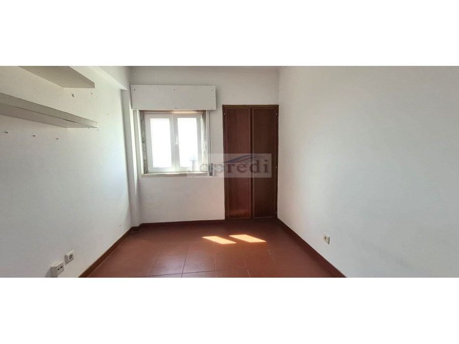 Apartamento T2 com terraço