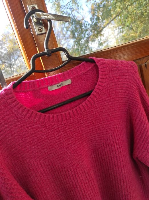 Розовый свитер от George