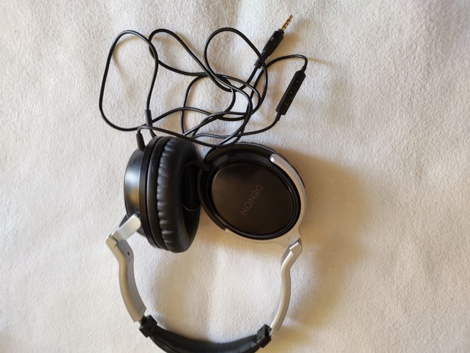 Навушники Denon AH-C820W та AH-D510R.