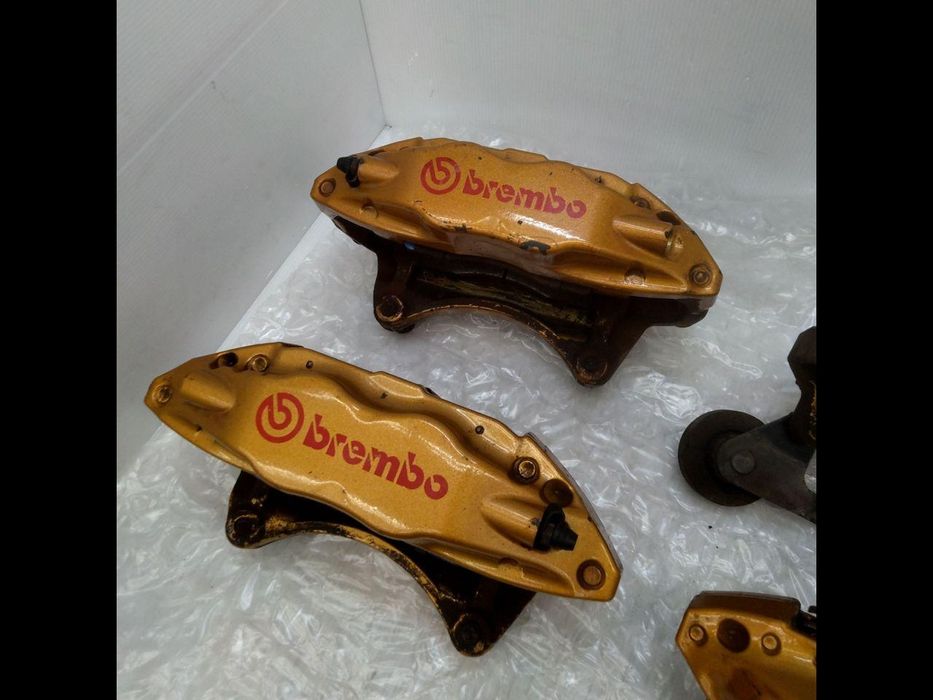 Zaciski Brembo STI złote Subaru