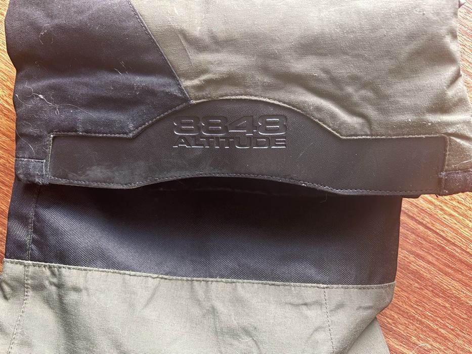 Сноубордичний комбінезон