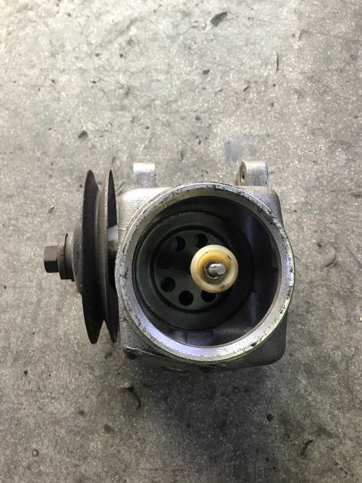 Насос гидроусилителя ГУР Mercedes W126 W123 W116 R107