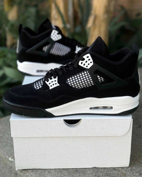 Jordan 4 Retro White Thunder Rozmiar  45