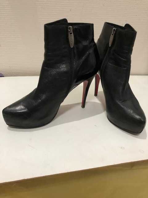 Ботільони на високих підборах