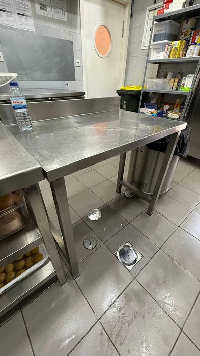 Mesas de Inox de Restaurante e Hotelaria