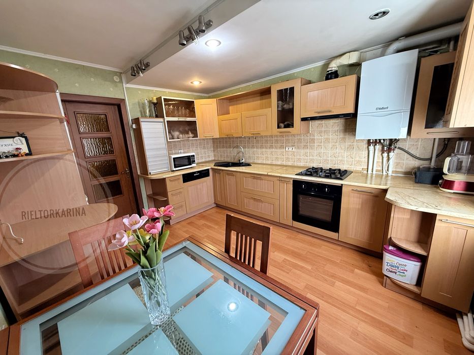 1 Лінія/Миру проспект 3к велика квартира з індивід.газ опалення