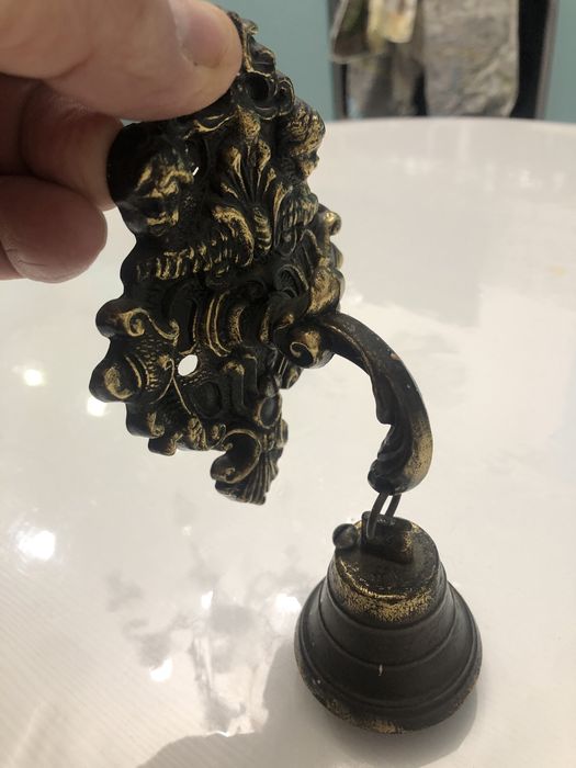 Старовинний дзвіночок на двері