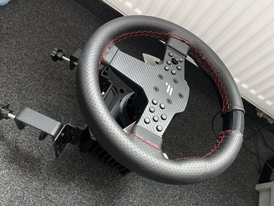 Fanatec CSL DD QR2 5nm + Moza RS Table Mount + Pedaly Ready2Race