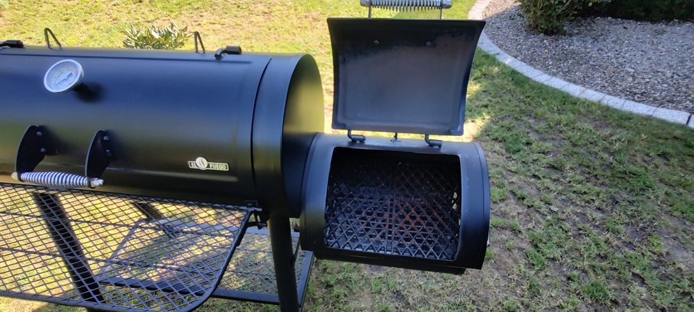 Grill- wędzarnia