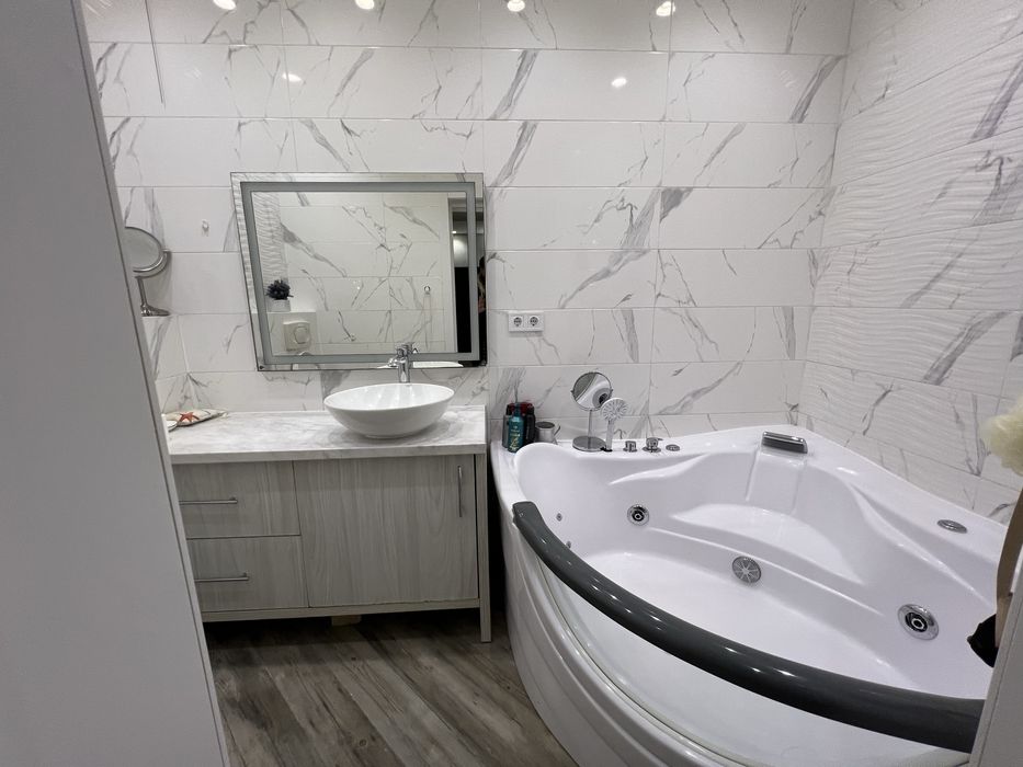 Продаж 4 кімнатноі квартири