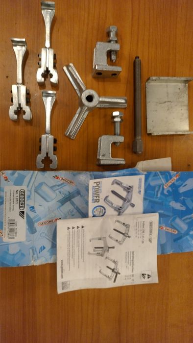 Saca polias / extrator de rolamentos Universal 3 Braços Gedore 1.07/1 (Completo na Caixa)