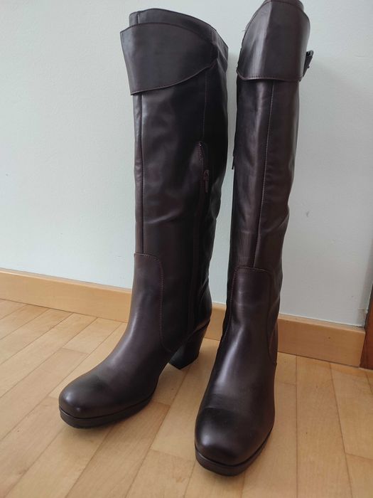 Zimowe skórzane kozaki damskie marki Conhpol Bis rozmiar 39