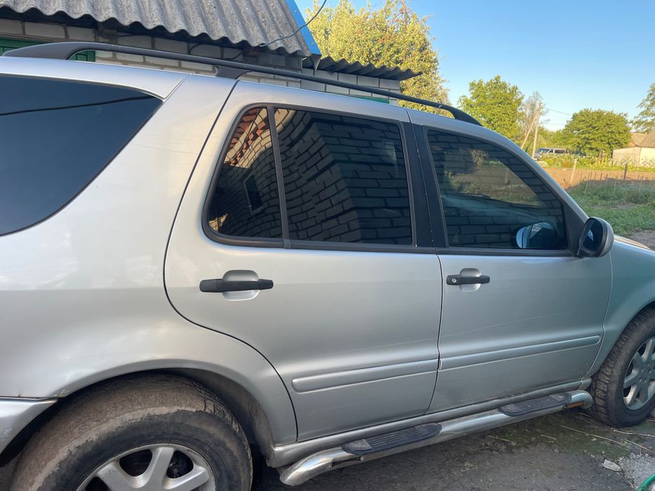 Автомобіль Mercedes-ML 320, 1998