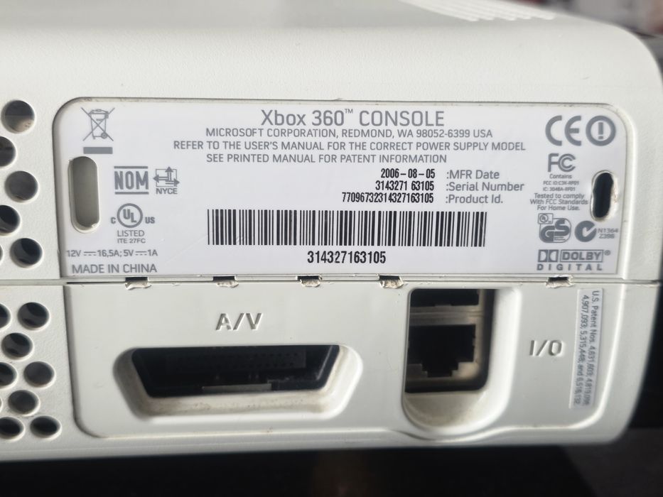 Konsola Xbox 360 biala Pad bezprzewodowy Gry kable sprawne!