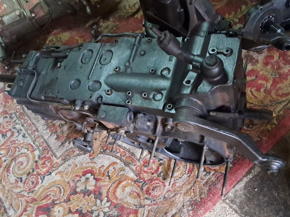 Skrzynia z tylnim mostem do ciągnika Lamborghini R1 55