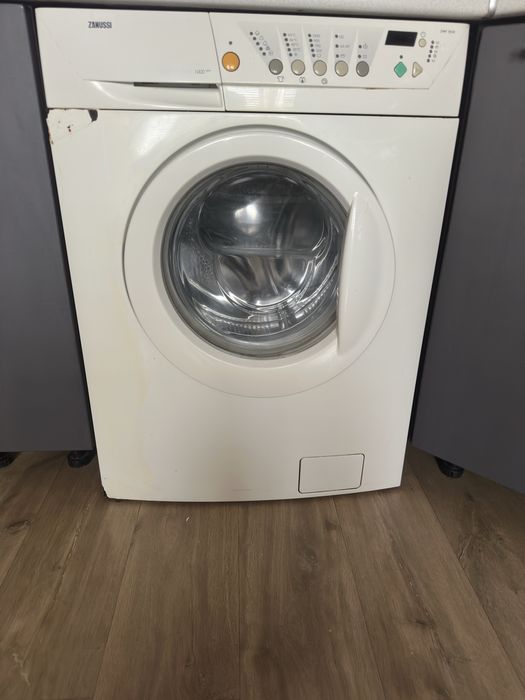 Стиральная машина zanussi