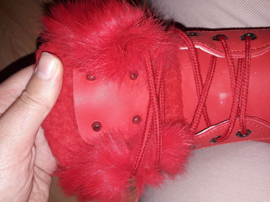 Botas vermelhas impermeáveis