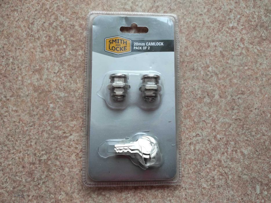 Zamki krzywkowe 20mm SMITH & LOCKE  2 sztuki 4 klucze