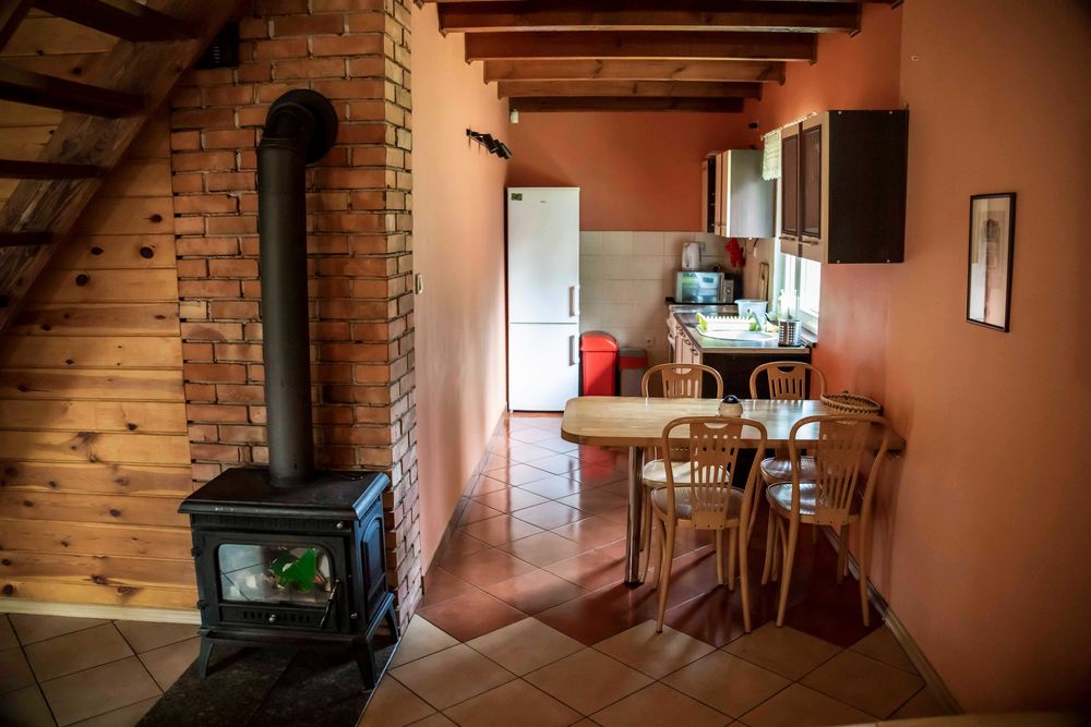 dom nad Saskiem z prywatnym pomostem.