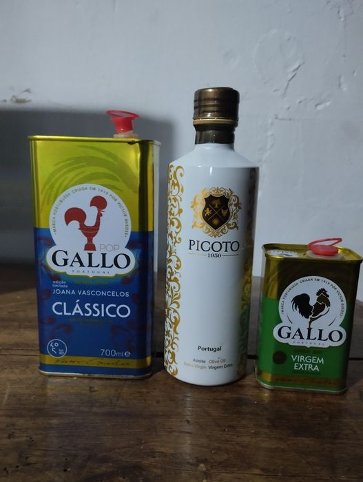 Conjunto de latas de azeite