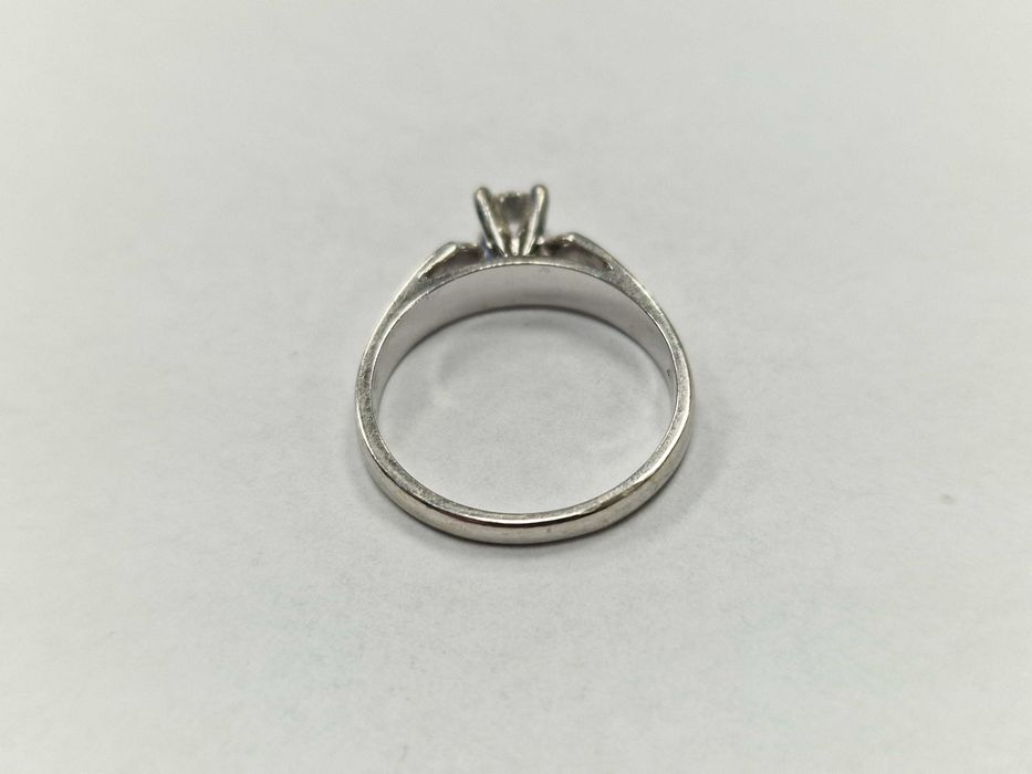 Złoty pierścionek/ 585/ 3.37 gram/ R14/ Białe złoto/ DIA 0.25 CT