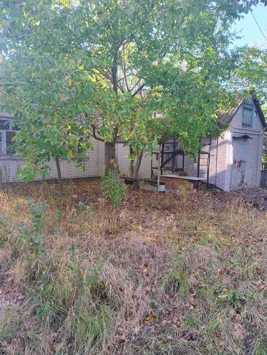 Продаж будинку та земельної ділянки