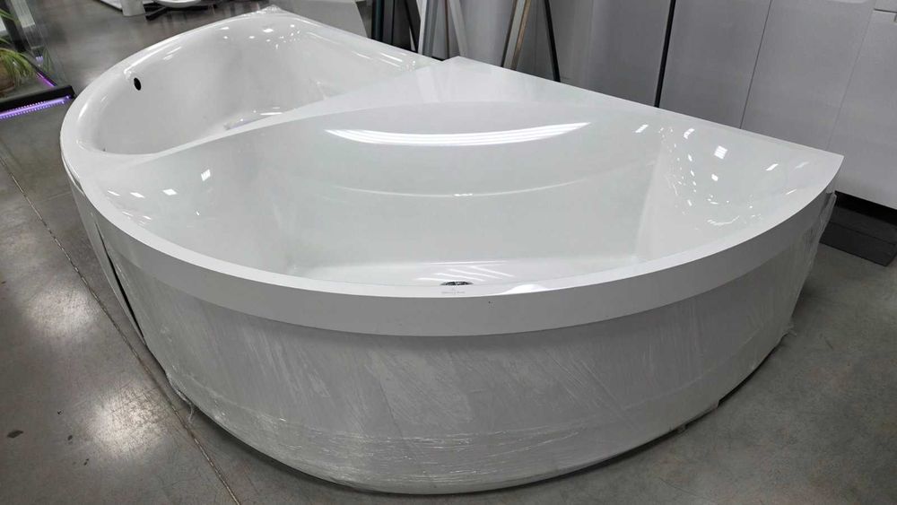 Ванна кутова кварилова Villeroy & Boch , DuschoLux,Ideal Standard