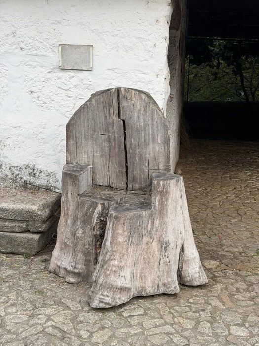 Cadeira de escritório em madeira maciça. Peça única, feita à mão