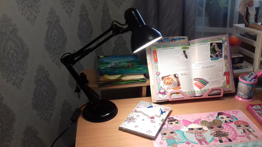 Продам лампу настільну, нова