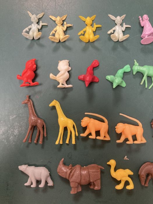 Brinquedo Conjunto 62 Figuras, Dunkin, Raja, Disney e outros