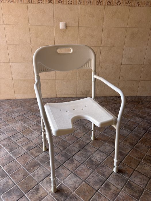 cadeira de banho ajustável