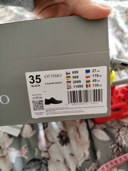 Czarne lakierki chłopięce