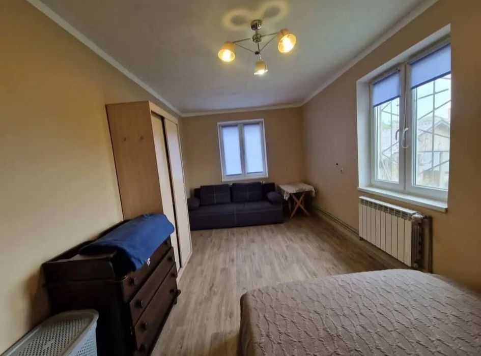 Продаж капітального будинку біля озера