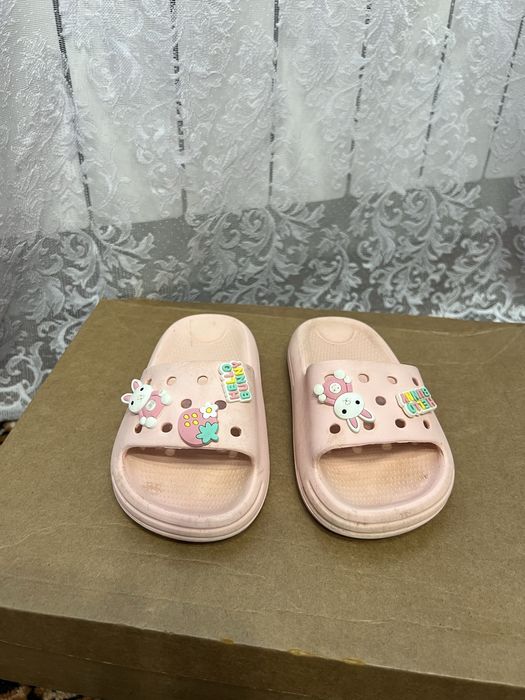 Дитячі тапочки, шльопанці, на дівчинку, 25 розмір.
