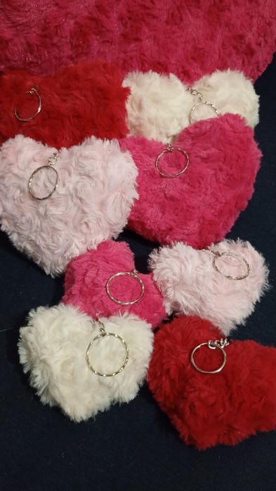 Serce na dłoni brelok