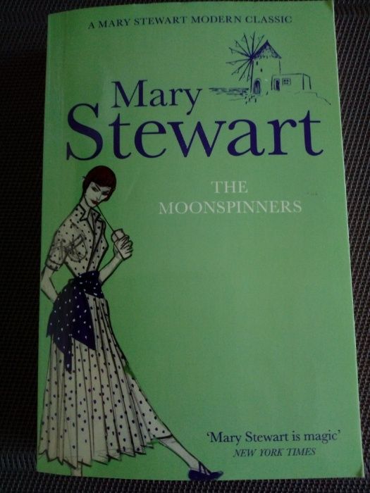 The Moonspinners Mary Stewart ***NOWA