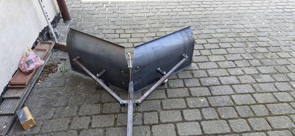 Pług do śniegu strzałkowy 155cm do traktorka kosiarki lub japońskiego
