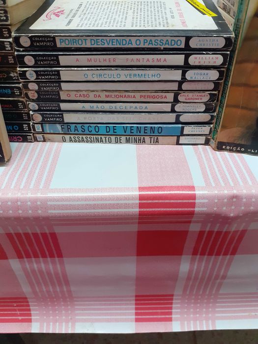Livros Policiais Antigos